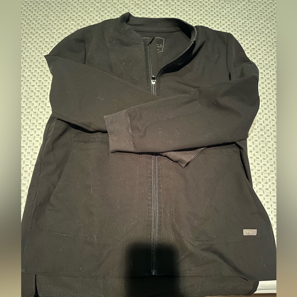 Figs, black scrub jacket size medium gently worn